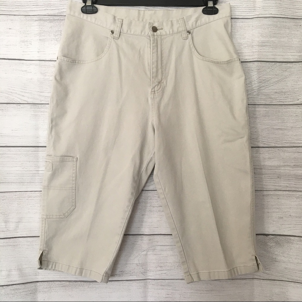 Lee Riveted Capris Sz 14 Tan Cargo